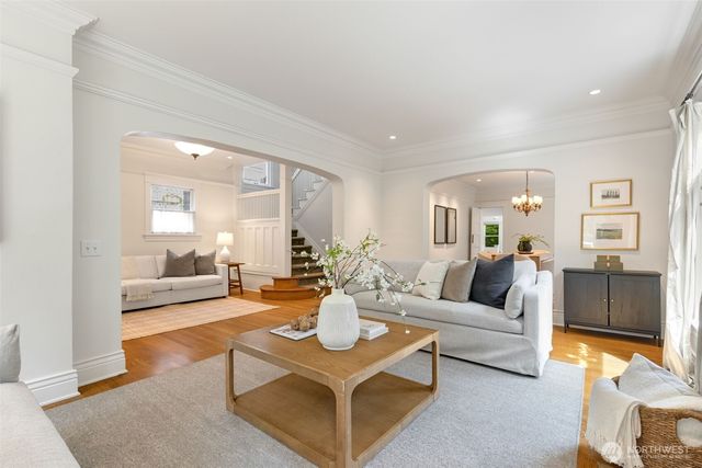1218 3rd Avenue W, Seattle, WA 98119