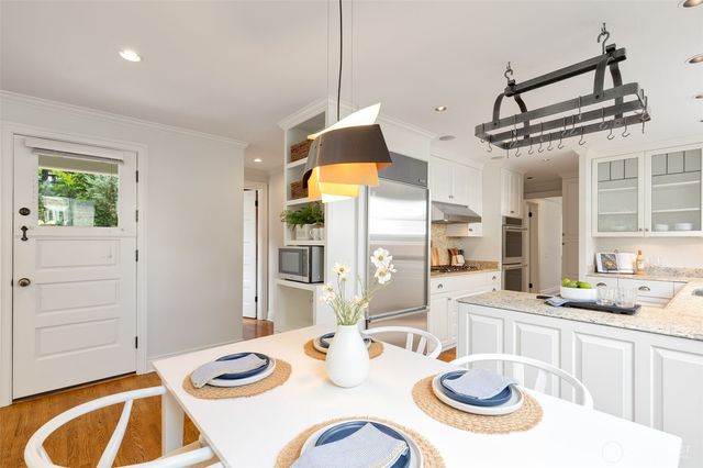 1218 3rd Avenue W, Seattle, WA 98119