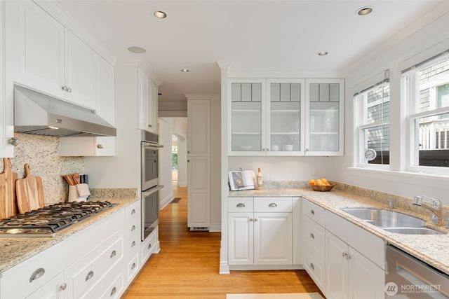 1218 3rd Avenue W, Seattle, WA 98119