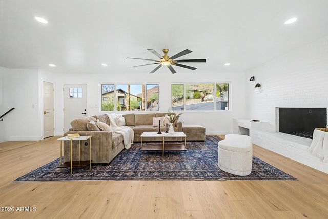 1315 E ECHO Lane, Phoenix, AZ 85020