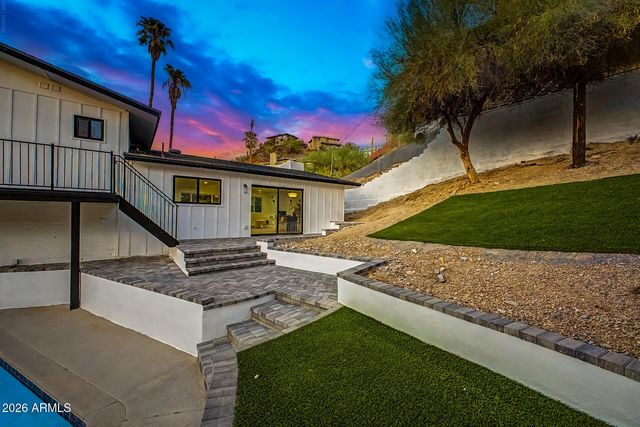 1315 E ECHO Lane, Phoenix, AZ 85020