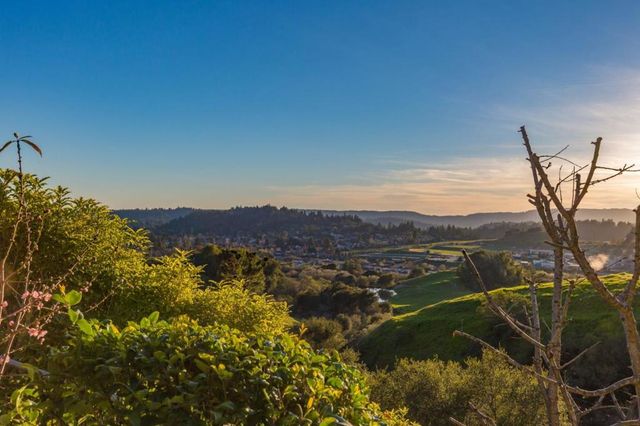 560 Hacienda Drive, Scotts Valley, CA 95066