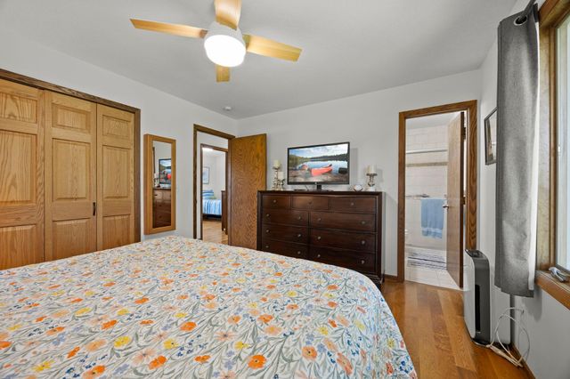 11825 44th Avenue N, Plymouth, MN 55442