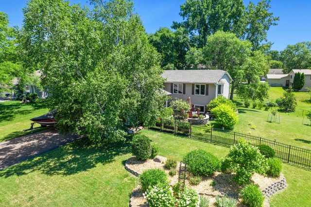 11825 44th Avenue N, Plymouth, MN 55442