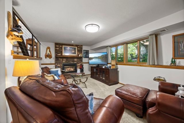 11825 44th Avenue N, Plymouth, MN 55442