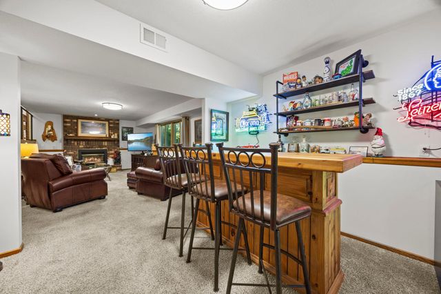 11825 44th Avenue N, Plymouth, MN 55442