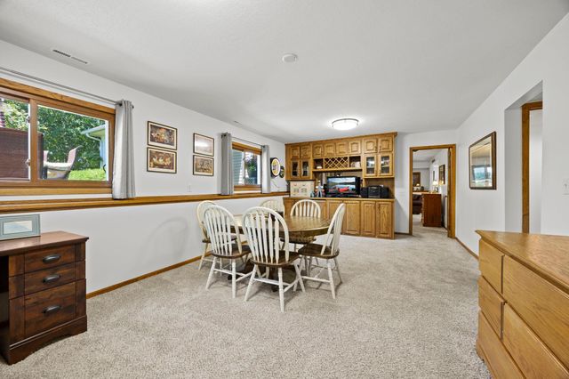 11825 44th Avenue N, Plymouth, MN 55442