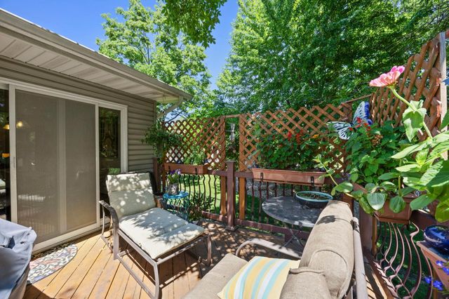 11825 44th Avenue N, Plymouth, MN 55442