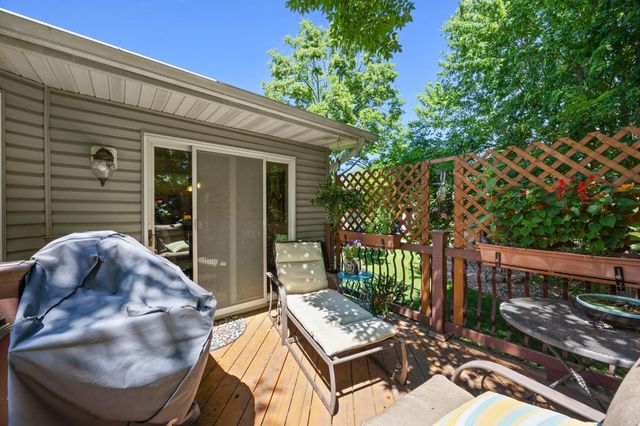 11825 44th Avenue N, Plymouth, MN 55442