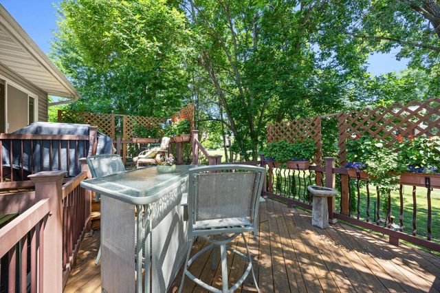 11825 44th Avenue N, Plymouth, MN 55442