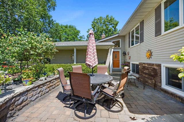 11825 44th Avenue N, Plymouth, MN 55442