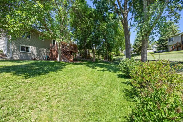 11825 44th Avenue N, Plymouth, MN 55442