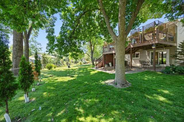 11825 44th Avenue N, Plymouth, MN 55442