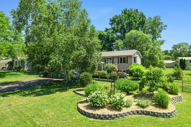 11825 44th Avenue N, Plymouth, MN 55442