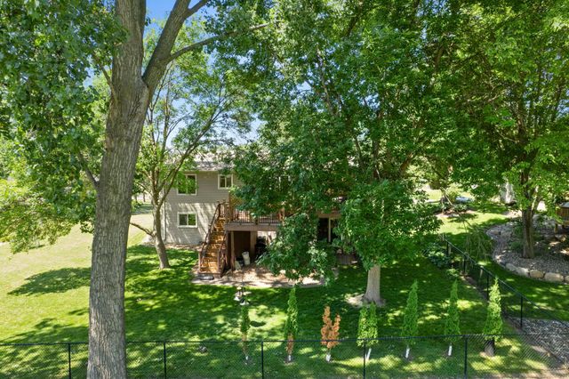 11825 44th Avenue N, Plymouth, MN 55442