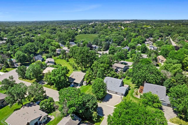 11825 44th Avenue N, Plymouth, MN 55442