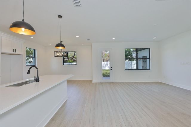 307 E GENESEE STREET, Tampa, FL 33603