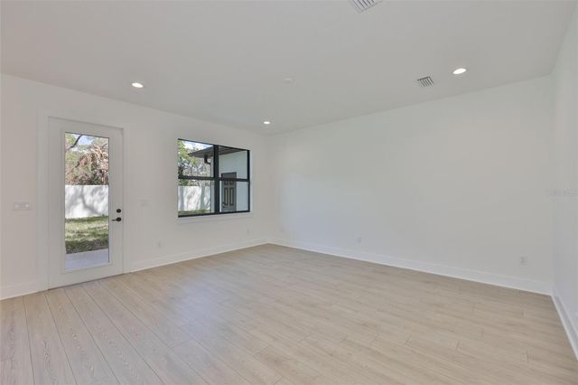 307 E GENESEE STREET, Tampa, FL 33603