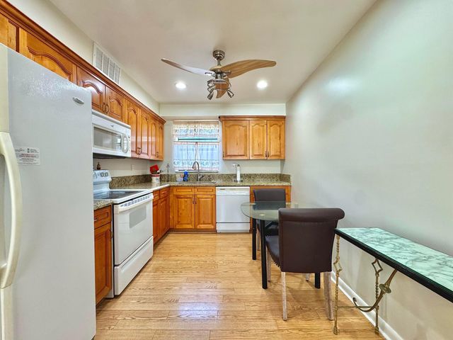 565 Piedmont L, Delray Beach, FL 33484