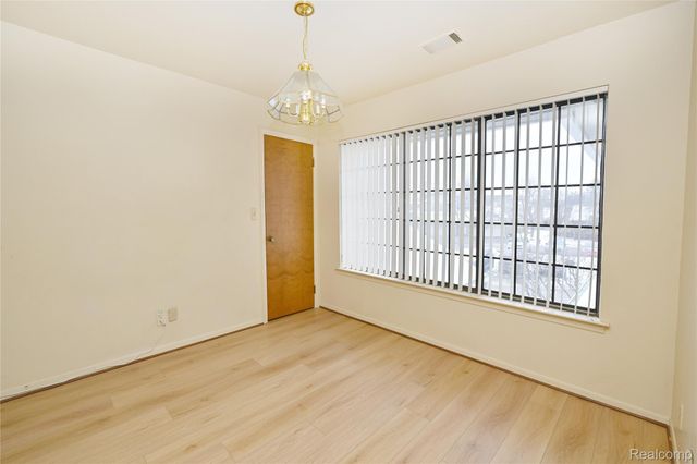 6011 Pebble Lane Court, West Bloomfield Charter Township, MI 48322