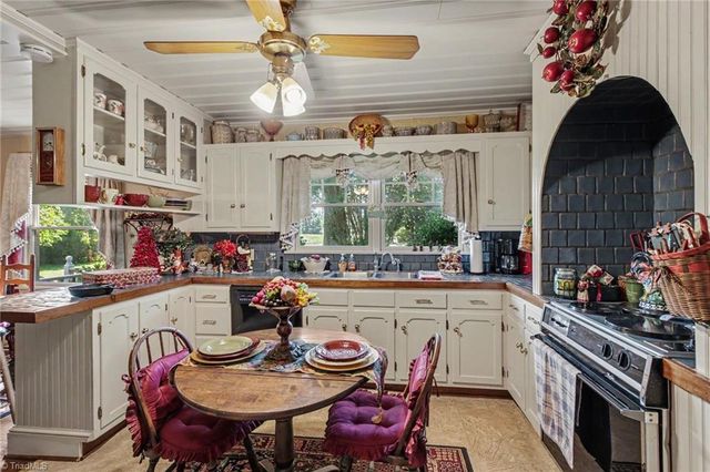 5109 NC Highway 89 E, Walnut Cove, NC 27052
