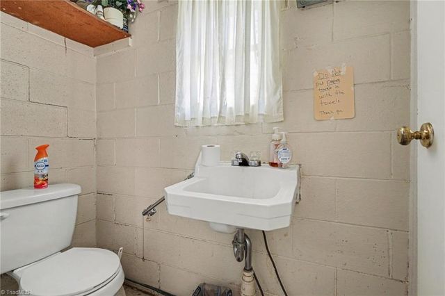 5109 NC Highway 89 E, Walnut Cove, NC 27052