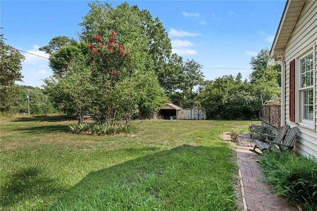 5109 NC Highway 89 E, Walnut Cove, NC 27052