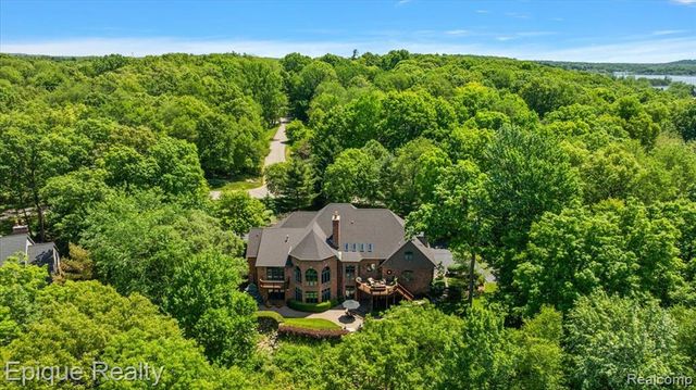 7662 Devins Ridge, Clarkston, MI 48348