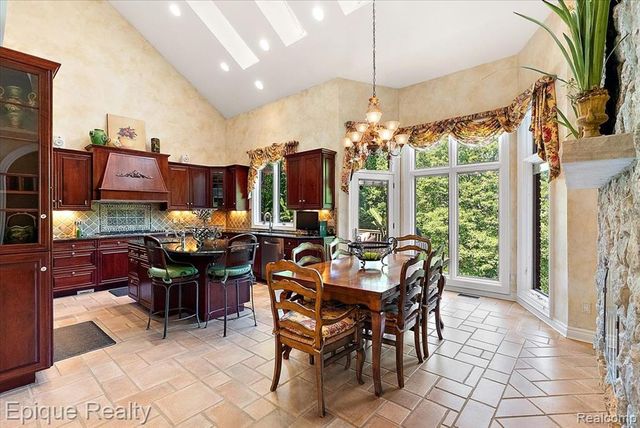 7662 Devins Ridge, Clarkston, MI 48348