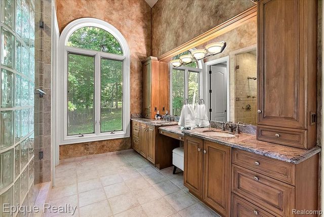 7662 Devins Ridge, Clarkston, MI 48348