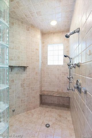 7662 Devins Ridge, Clarkston, MI 48348