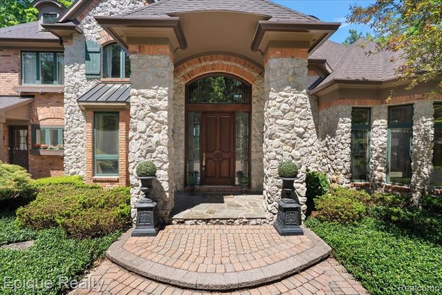 7662 Devins Ridge, Clarkston, MI 48348