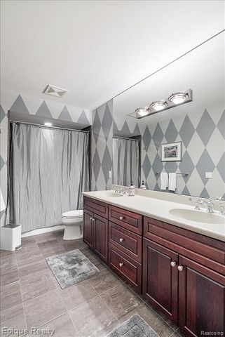 7662 Devins Ridge, Clarkston, MI 48348