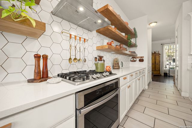 5802 Sweetwater Way, San Antonio, TX 78253