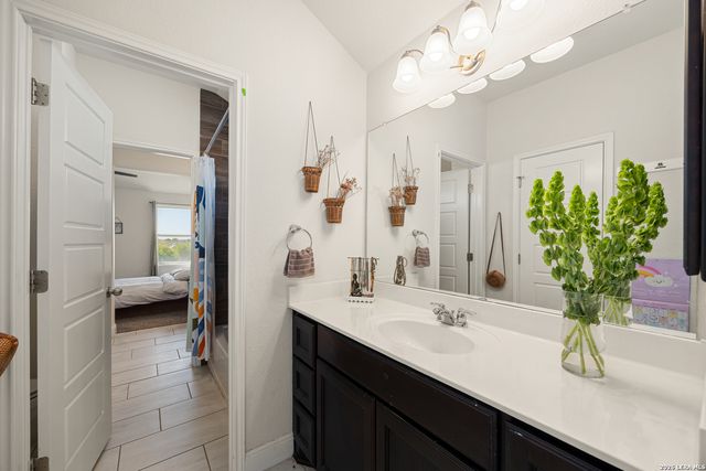 5802 Sweetwater Way, San Antonio, TX 78253