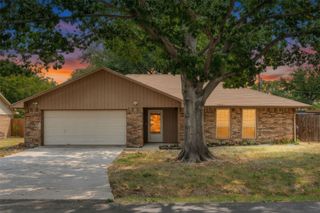 1909 Oak Hill Drive, Corinth, TX 76210