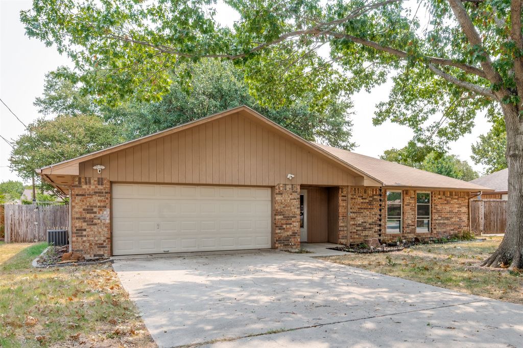 1909 Oak Hill Drive, Corinth, TX 76210 — photo 2
