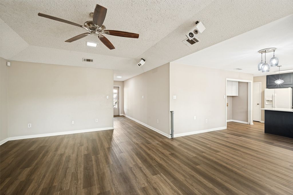 1909 Oak Hill Drive, Corinth, TX 76210 — photo 4
