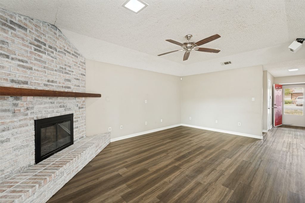 1909 Oak Hill Drive, Corinth, TX 76210 — photo 5