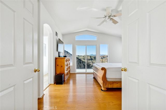 22939 Raintree Lane, Saugus, CA 91390