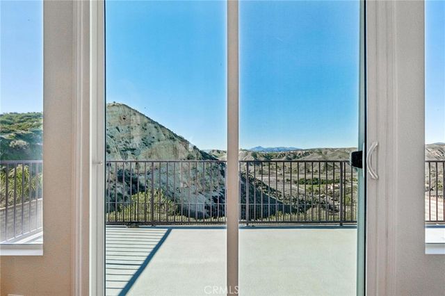 22939 Raintree Lane, Saugus, CA 91390