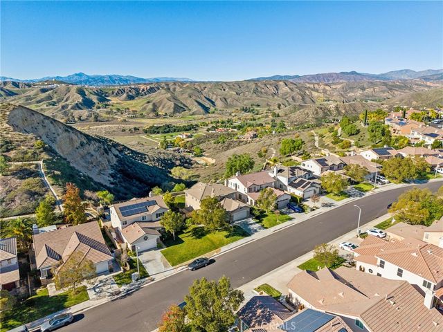 22939 Raintree Lane, Saugus, CA 91390