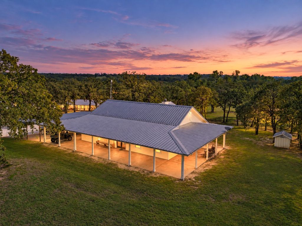 1658,1664,1668 County Road 3672, Springtown, TX 76082 — exterior