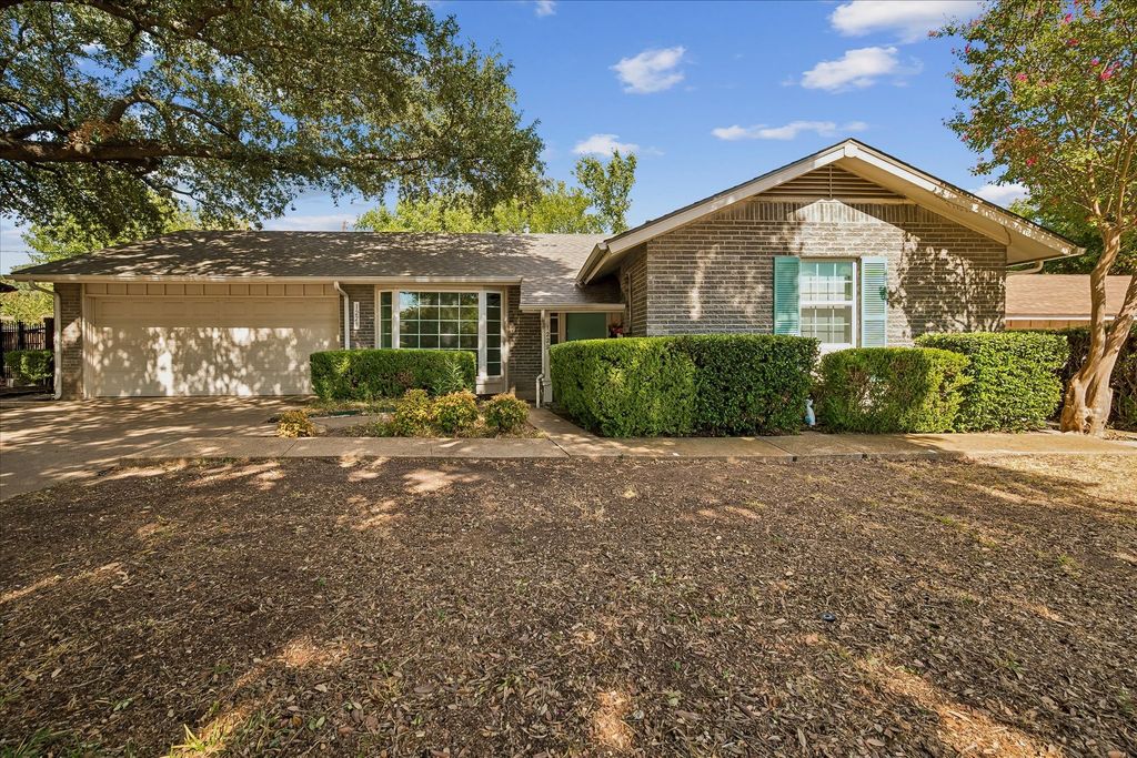 1228 Farnham Court E, Irving, TX 75062 — photo 2