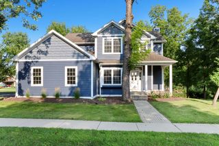 895 Platt AVENUE, Lake Geneva, WI 53147