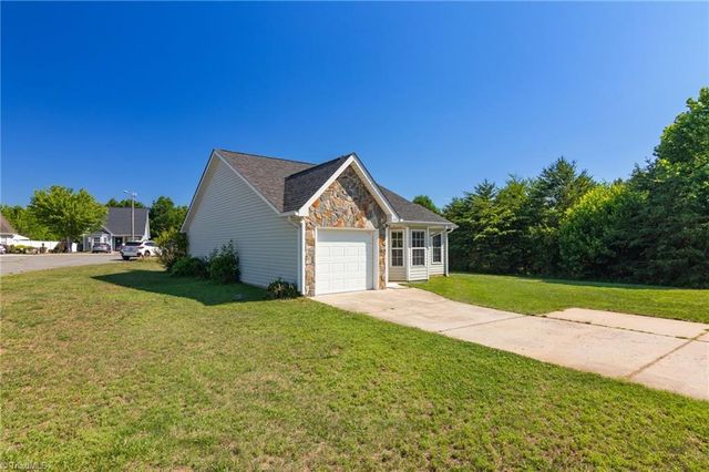 213 Portsmouth Drive, Eden, NC 27288