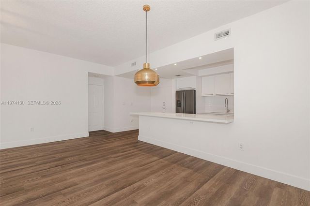 9725 NW 52nd St 213, Doral, FL 33178