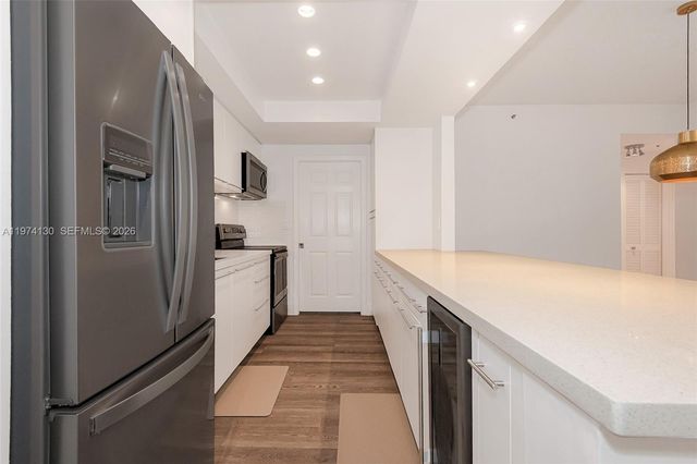 9725 NW 52nd St 213, Doral, FL 33178