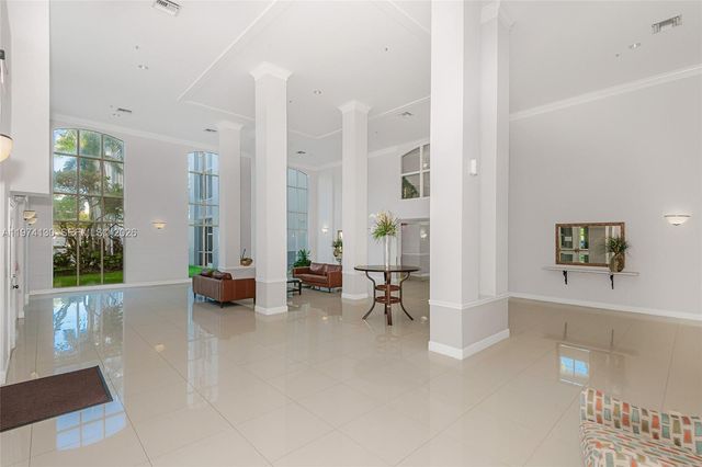 9725 NW 52nd St 213, Doral, FL 33178