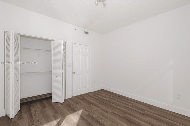 9725 NW 52nd St 213, Doral, FL 33178